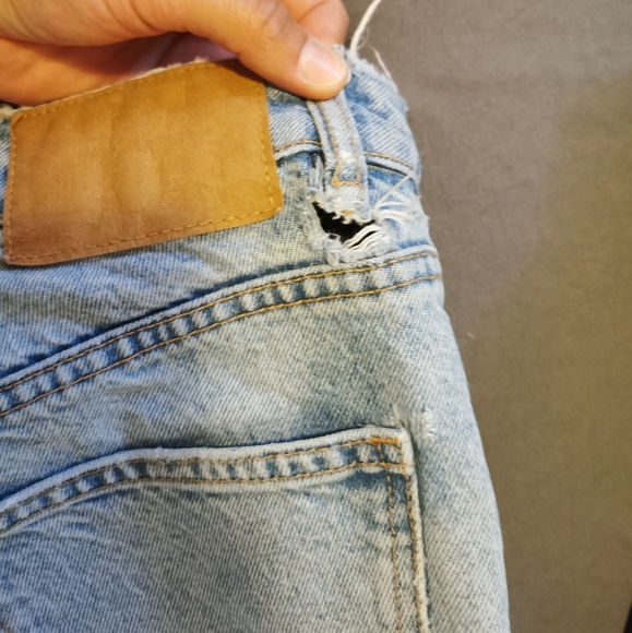 Zara Mom Fit Jeans. High-rise. Straight leg. Size 4. Light wash. - Picture 7 of 11